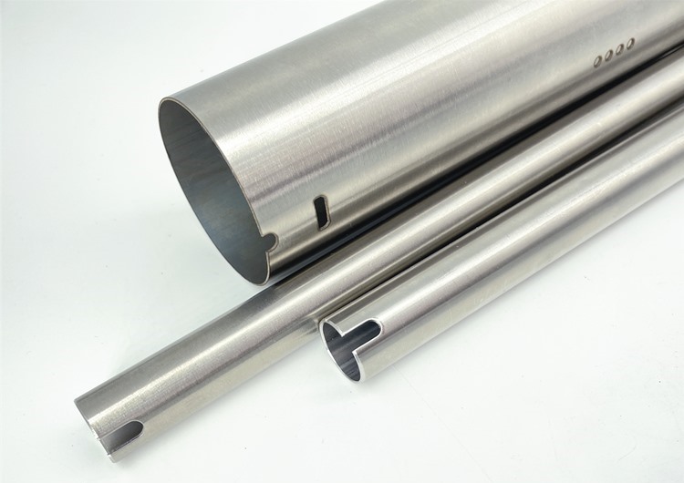 不銹鋼精密管的表面粗糙度與光潔度有什么區別？.jpg