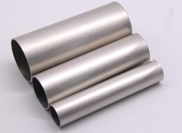 304薄壁不銹鋼管拉絲后會生銹嗎?.jpg 304薄壁不銹鋼管拉絲后會生銹嗎?.jpg